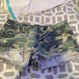 Lester’s camo Jean shorts